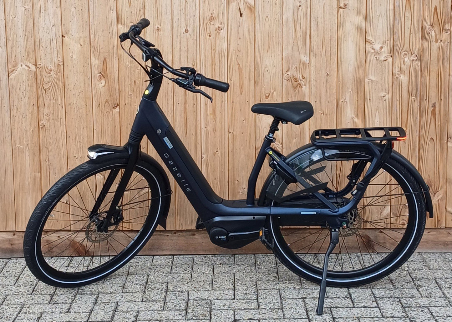 ZGAN Gazelle Avignon C8 HMB Bosch Active Line Plus BES3 Middenmotor Lage instap Showmodel (46)