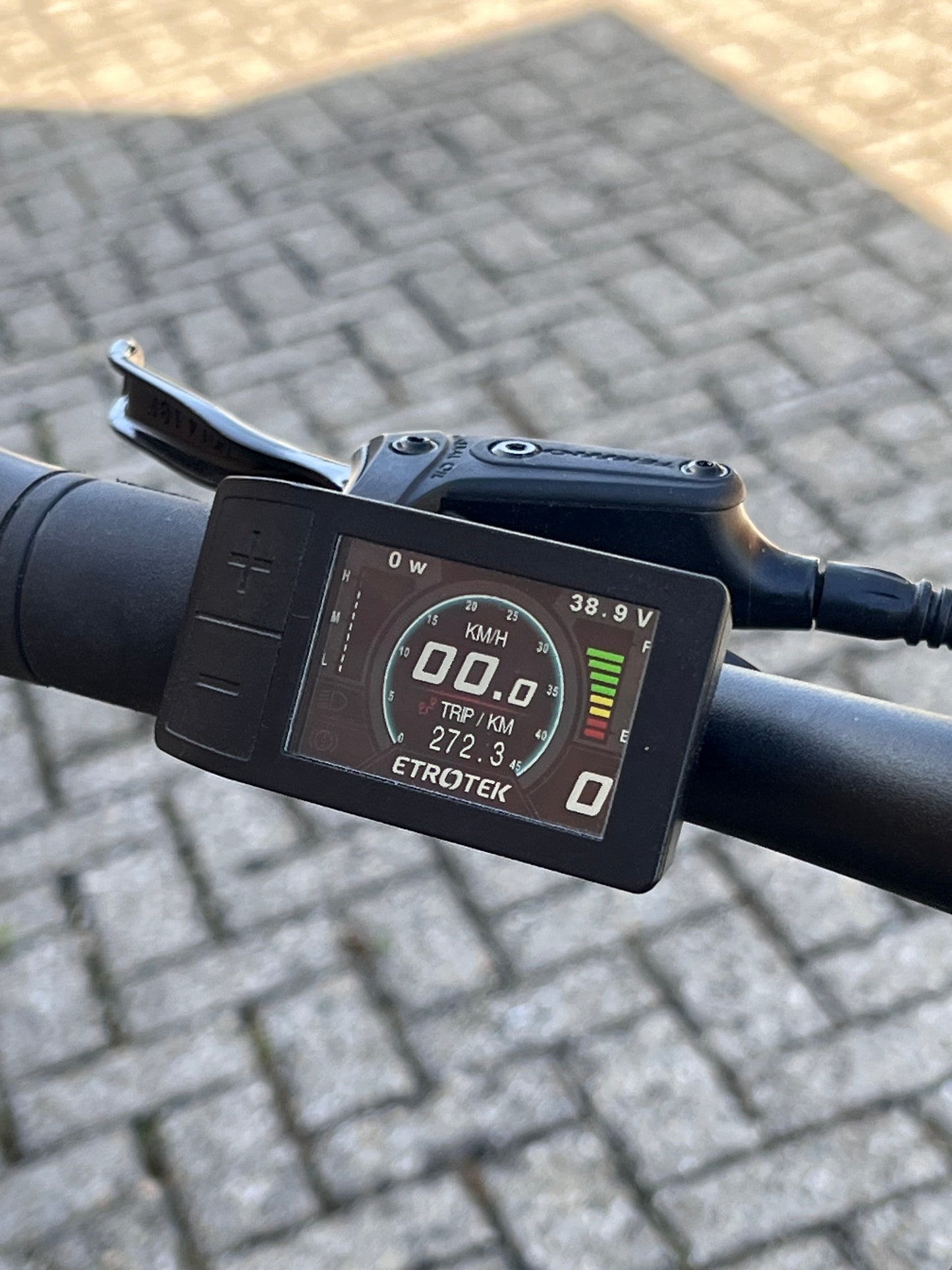ZGAN Devron E-Folding Middenmotor SLECHTS 272KM  (180)