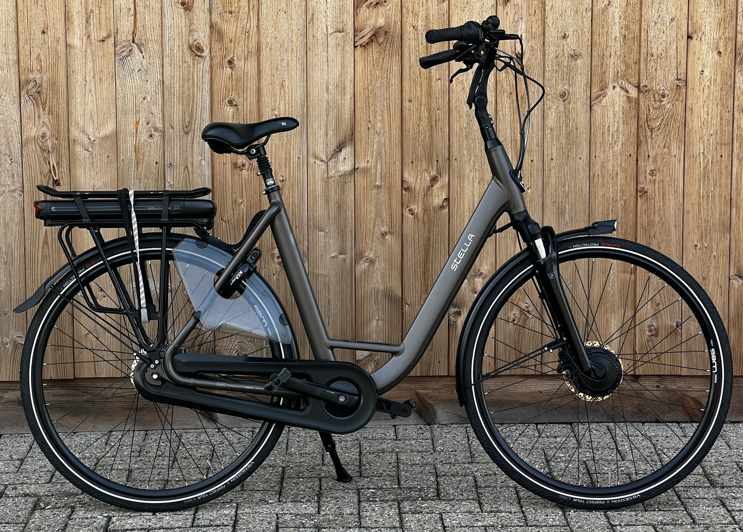 ZGAN Stella Livorno Superior FDST Eleon Front motor Lage instap (113)